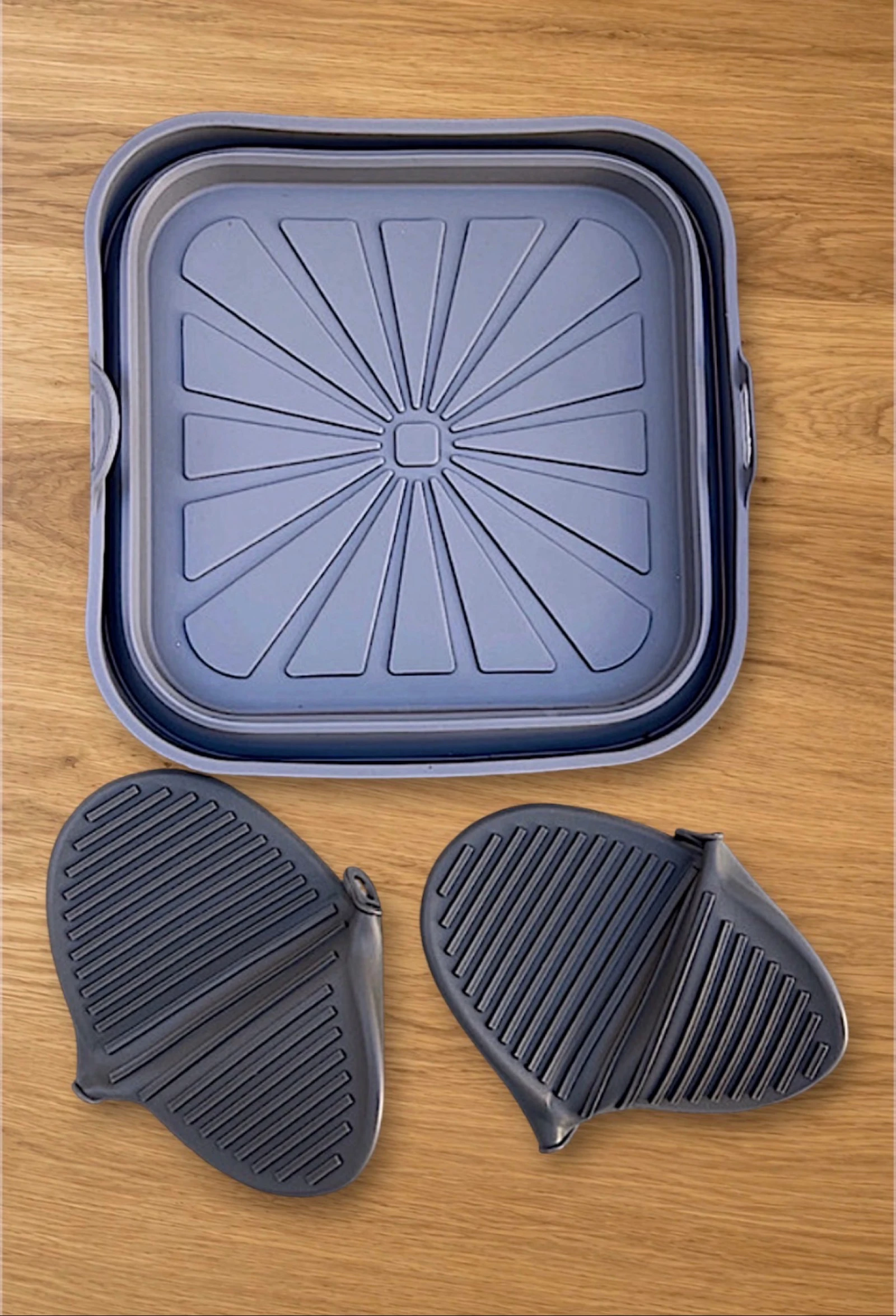 Pack Nuevo Air Fryer Cuadrada: Molde Silicona Plegable 20x20 + Guantes Gris